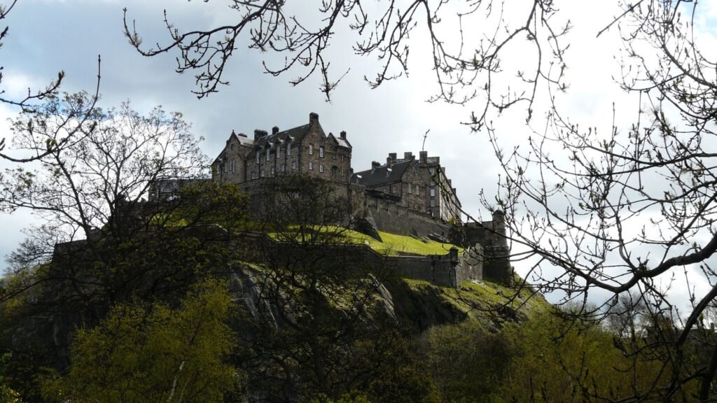  Edinburgh Castle