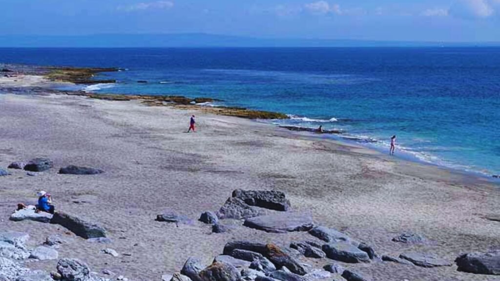 Trá Leitreach Beach